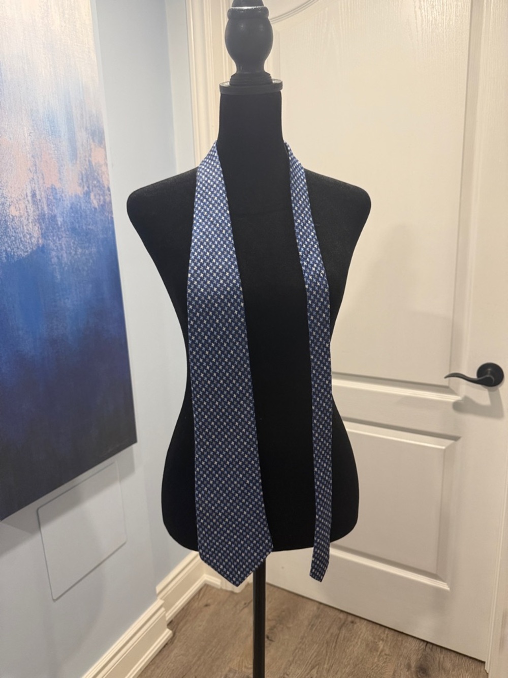 Buy 2 for 20$ ✌🏻Oscar de la Renta Blue Geometric Silk Tie